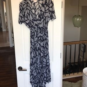 Short sleeve maternity dress